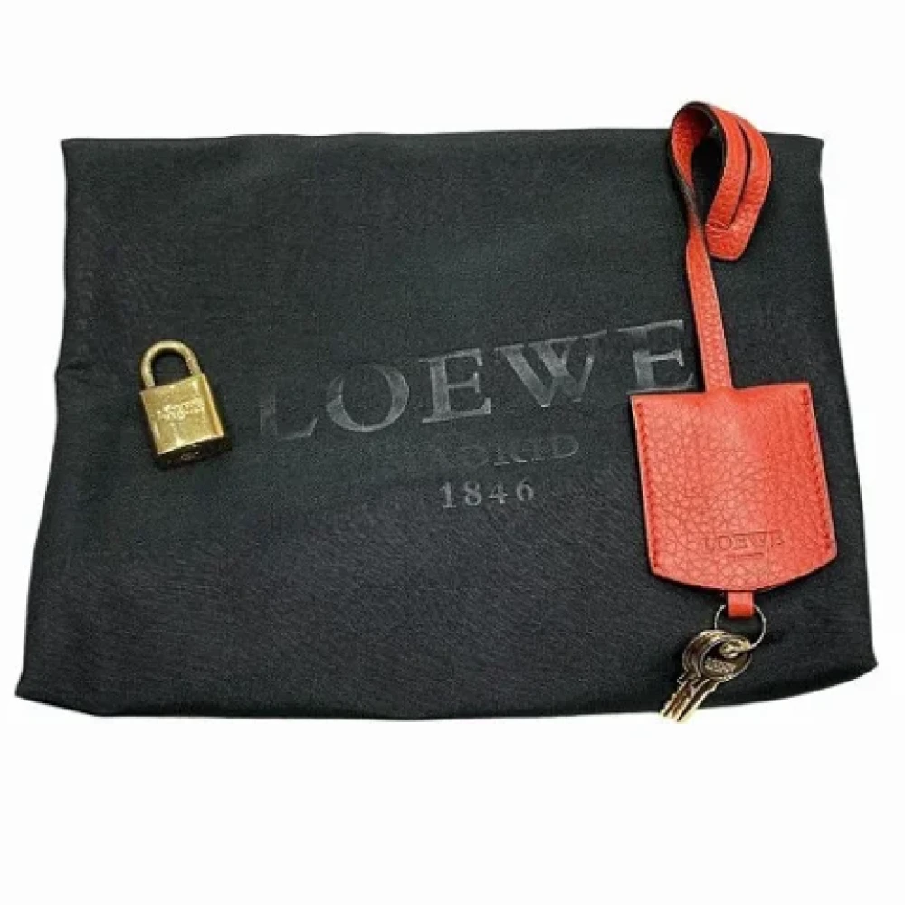 Loewe Pre-owned Leather handbags Red Dames