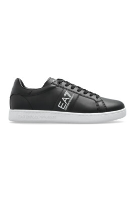 sports-shoes-with-logo