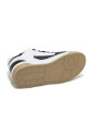 chaussures-blanches-a-lacets-avec-memory-foam