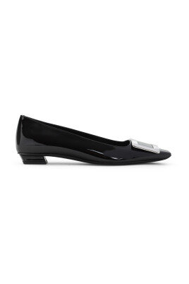 black-patent-leather-pumps