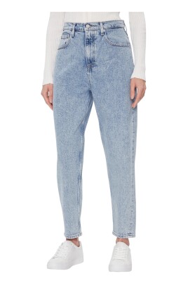 high-waisted-tapered-fit-cotton-jeans
