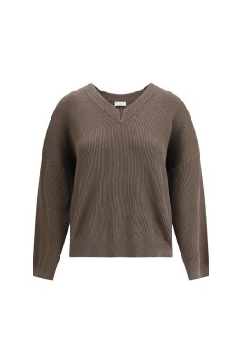 pull-elegant-a-col-en-v-avec-bijoux