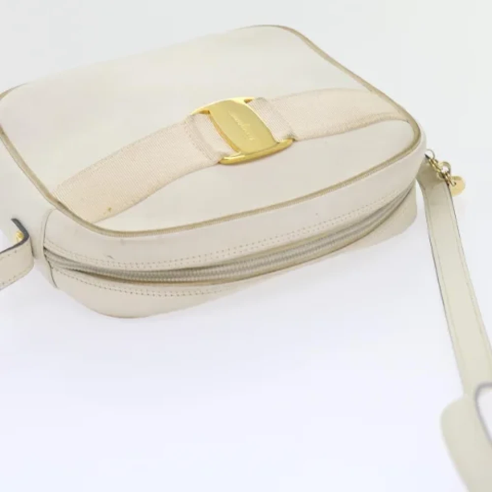 Salvatore Ferragamo Pre-owned Leather shoulder-bags White Dames