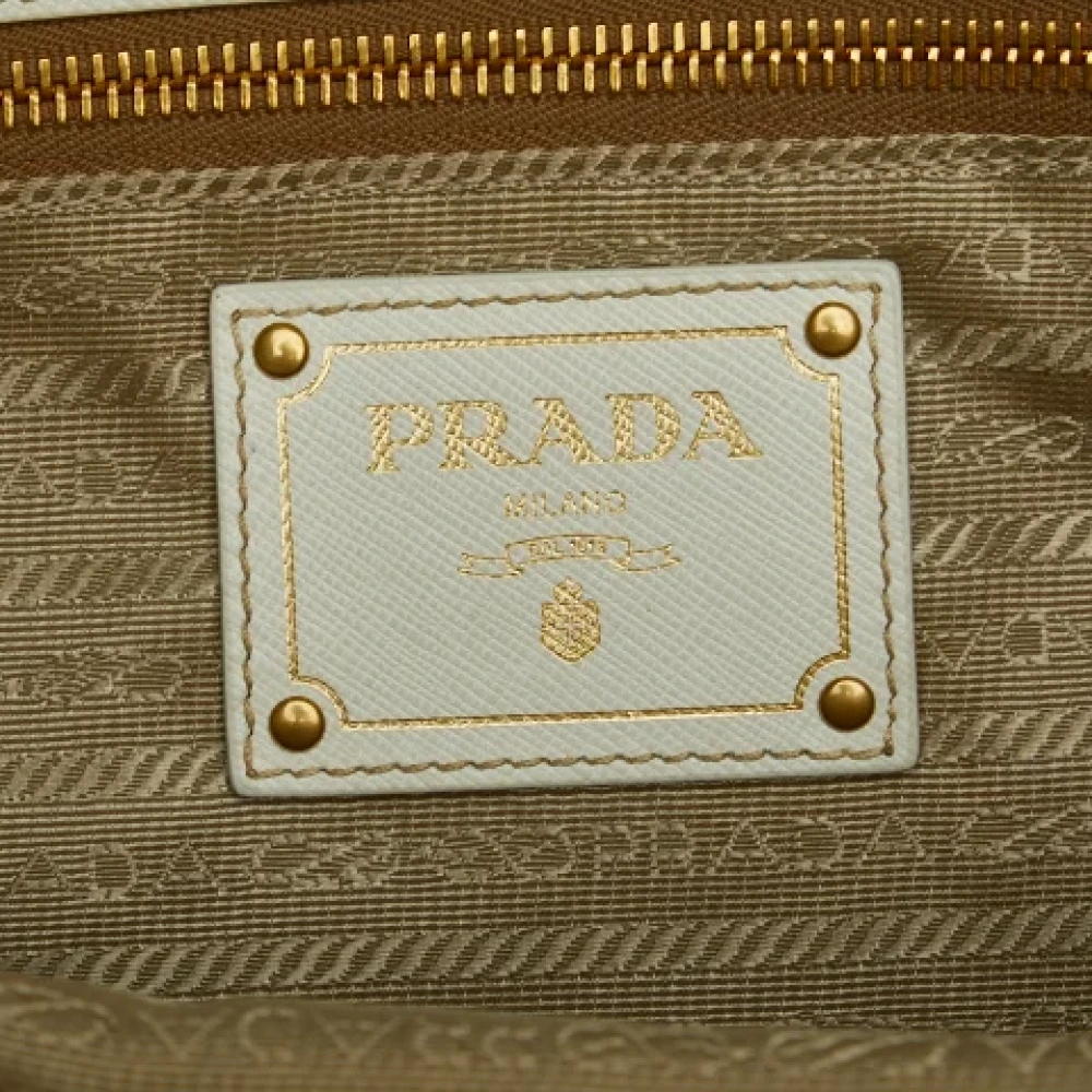 Prada Vintage Pre-owned Canvas shoulder-bags White Dames