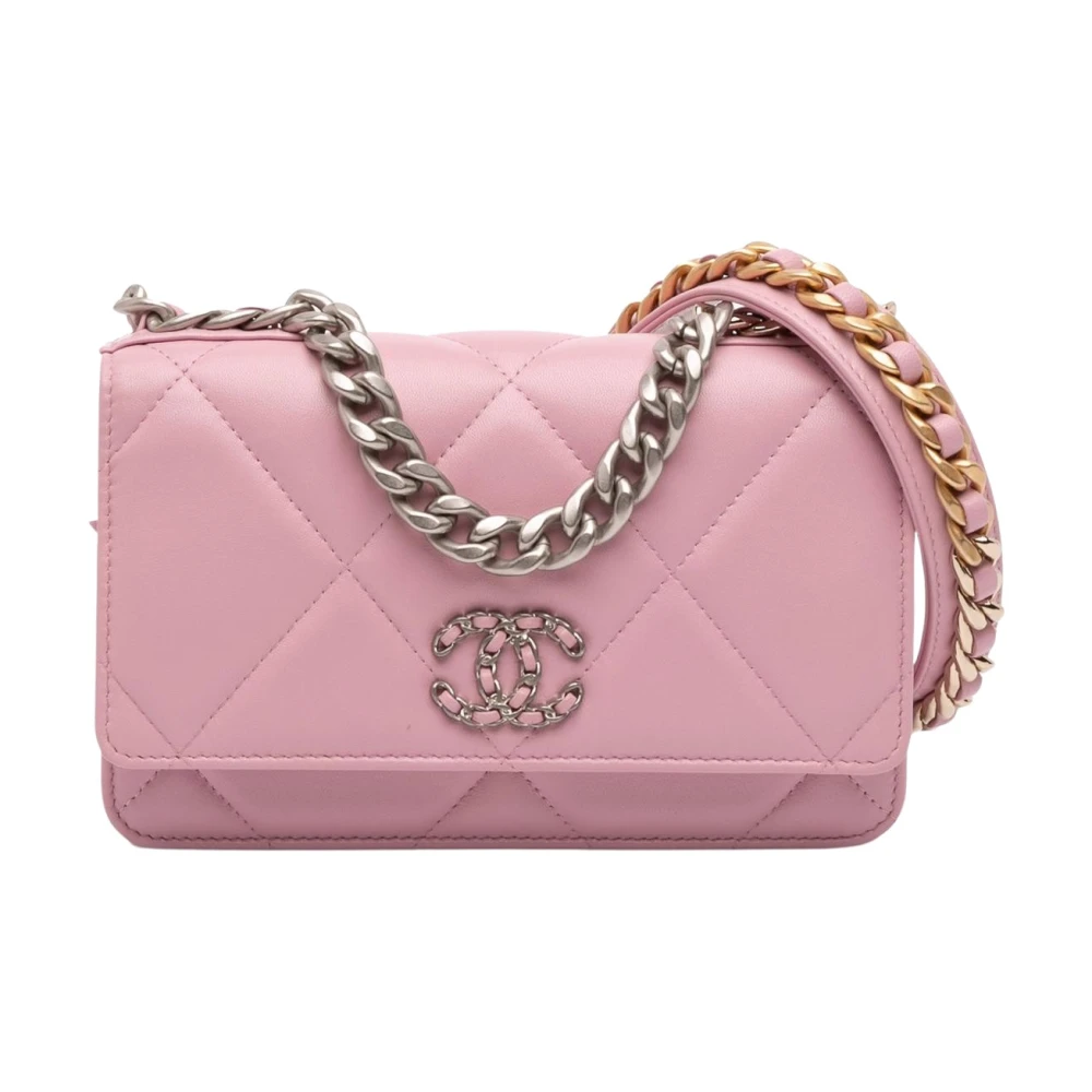 Chanel Vintage Women's Pink Pre-Owned Quilted Leather Shoulder Bag