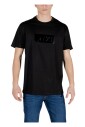 t-shirt-noir-en-coton-a-col-rond