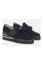 chaussure-slip-on-a-pompons-noirs
