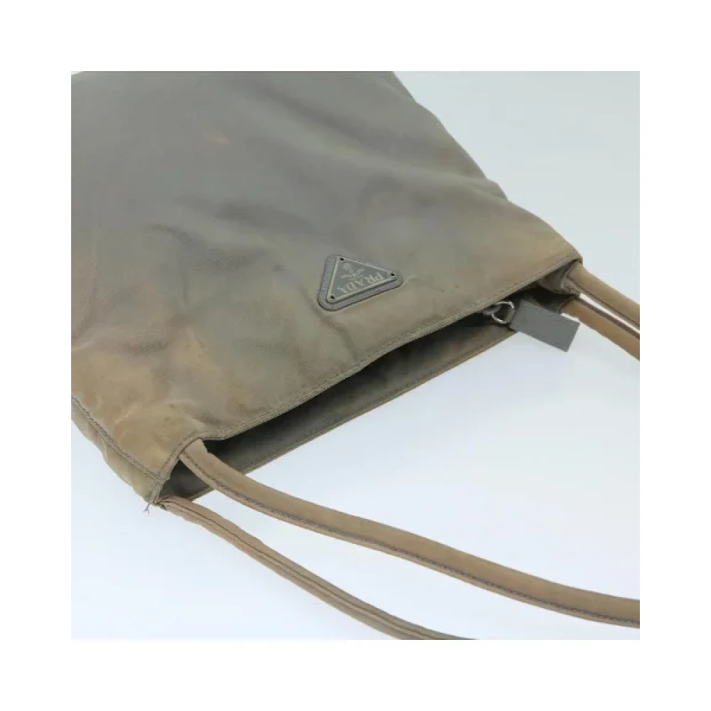 Prada Vintage Pre-owned Nylon handbags Gray Dames