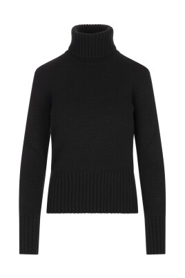 luxurious-black-turtleneck-knitwear