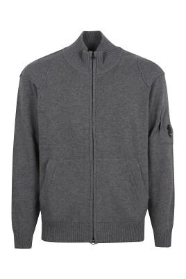 grey-zip-sweater-aw25-casual-style