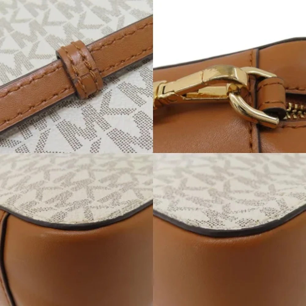 Michael Kors Pre-owned Fabric shoulder-bags Beige Dames