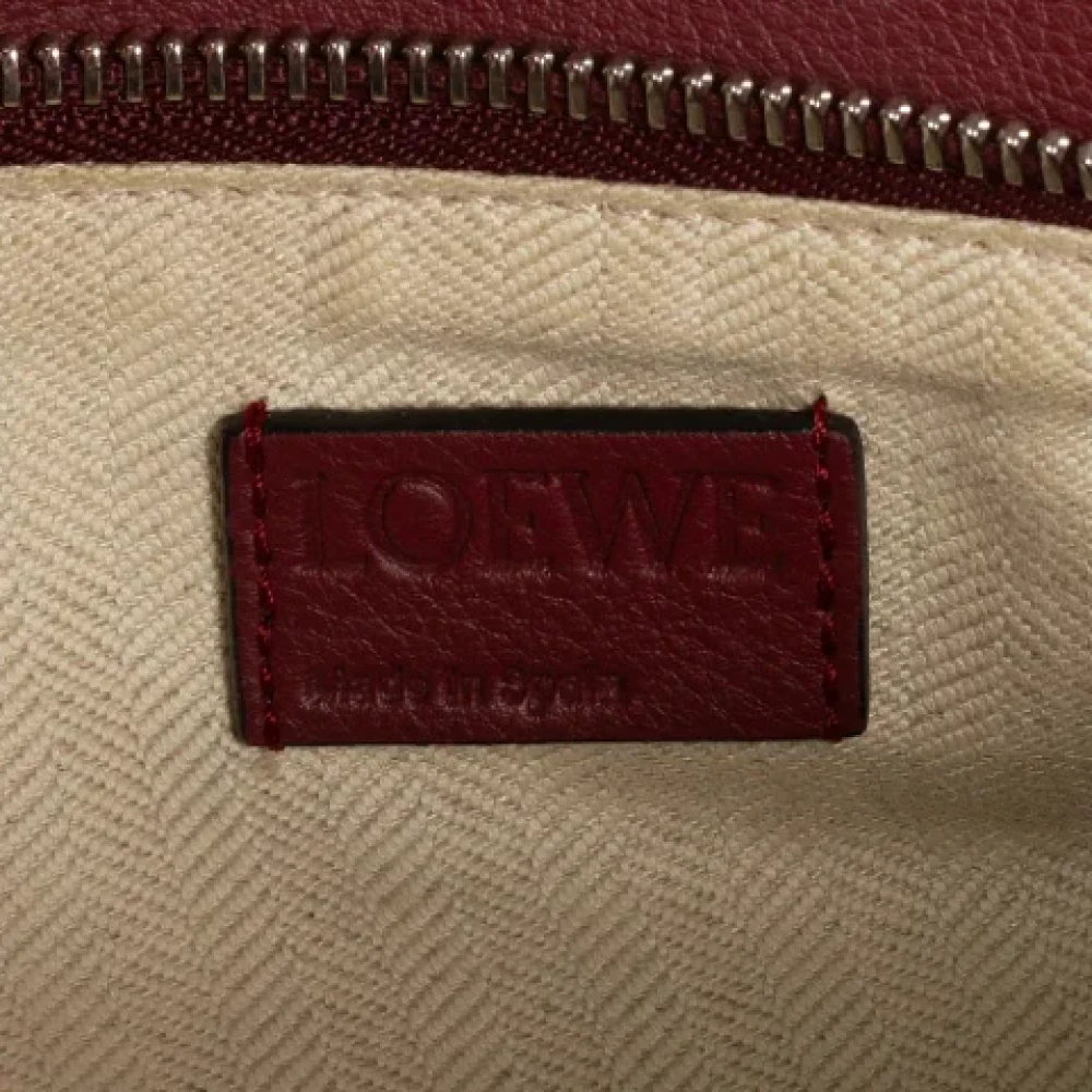 Loewe Pre-owned Leather shoulder-bags Red Dames
