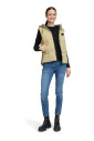 gewatteerd-vest-met-capuchon-en-ritsdetails