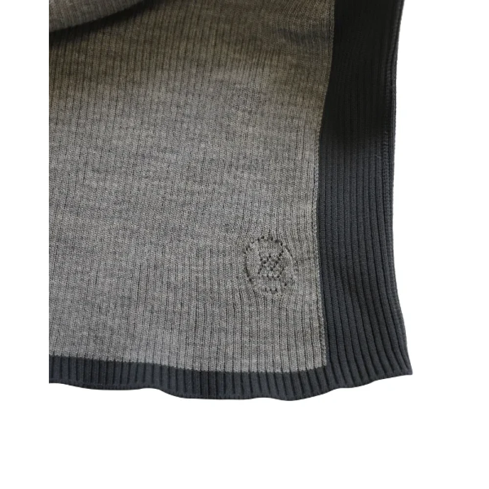 Louis Vuitton Vintage Pre-owned Wool tops Gray Dames