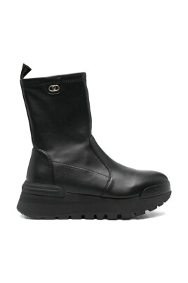 black-platform-ankle-boots-aw25