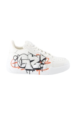 graffiti-print-lace-up-sneakers