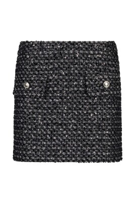 black-denim-skirt-with-zip-fastening