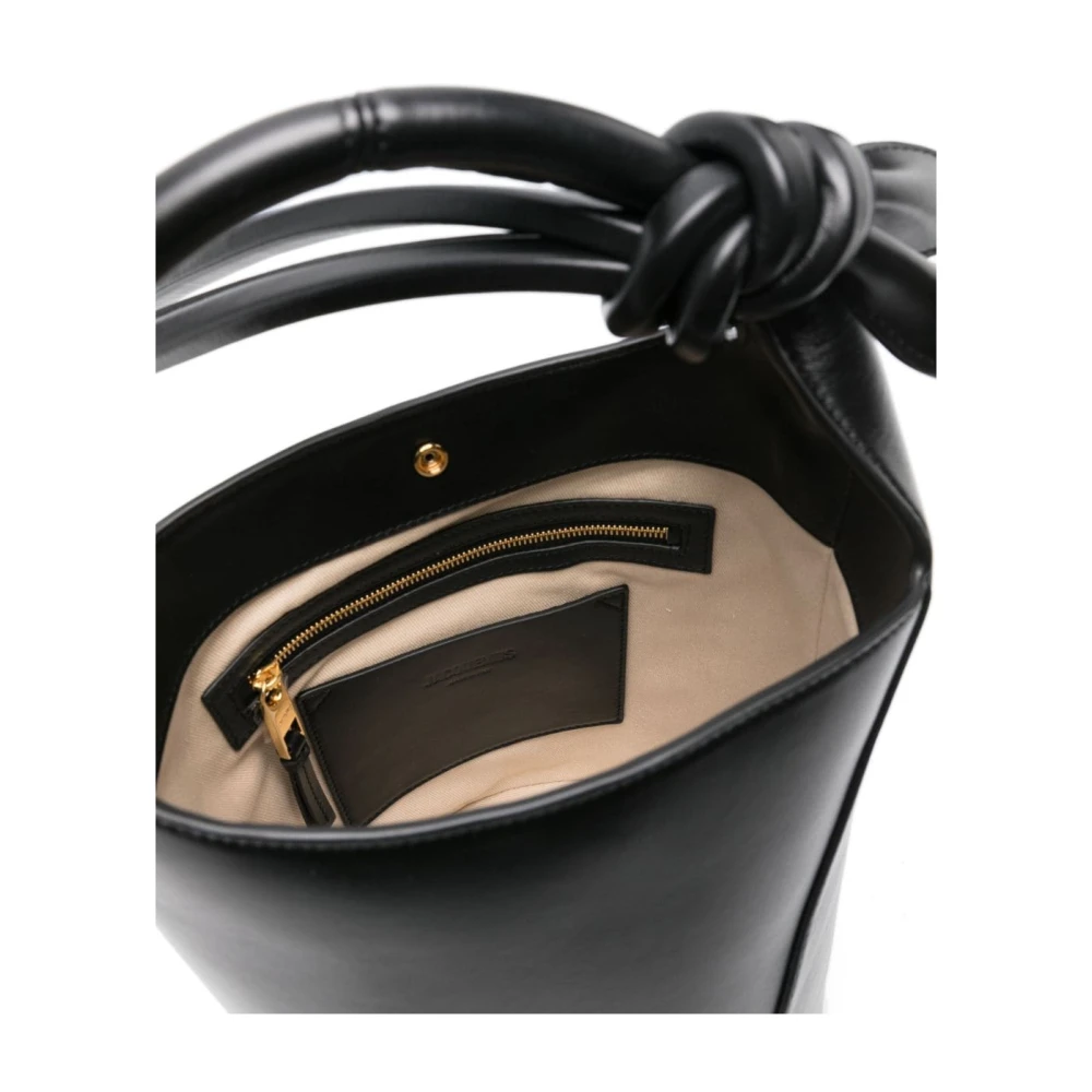 Jacquemus Zwarte leren rugzak met knoopdetails Black Dames