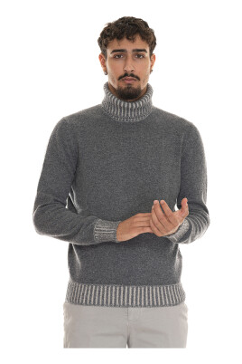 melange-turtleneck-pullover-with-color-contrast