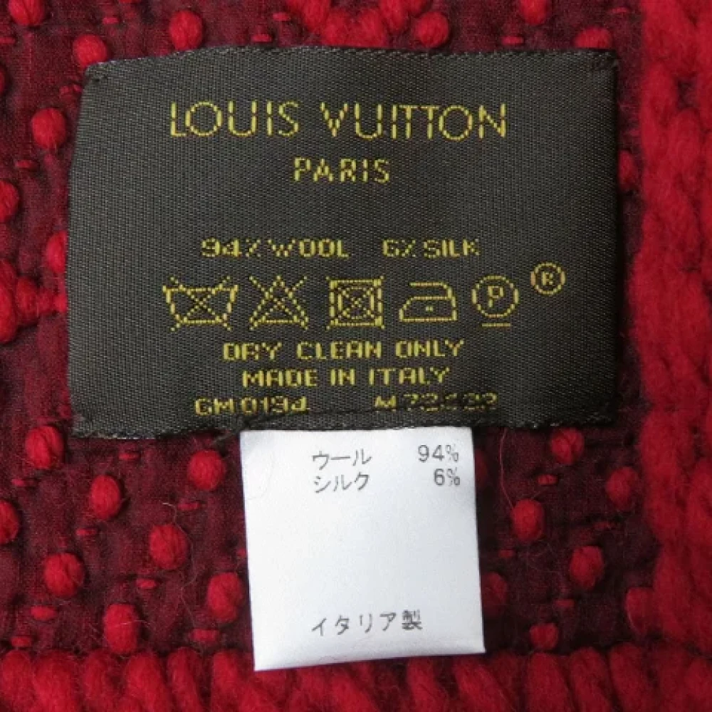 Louis Vuitton Vintage Pre-owned Wool scarves Red Dames