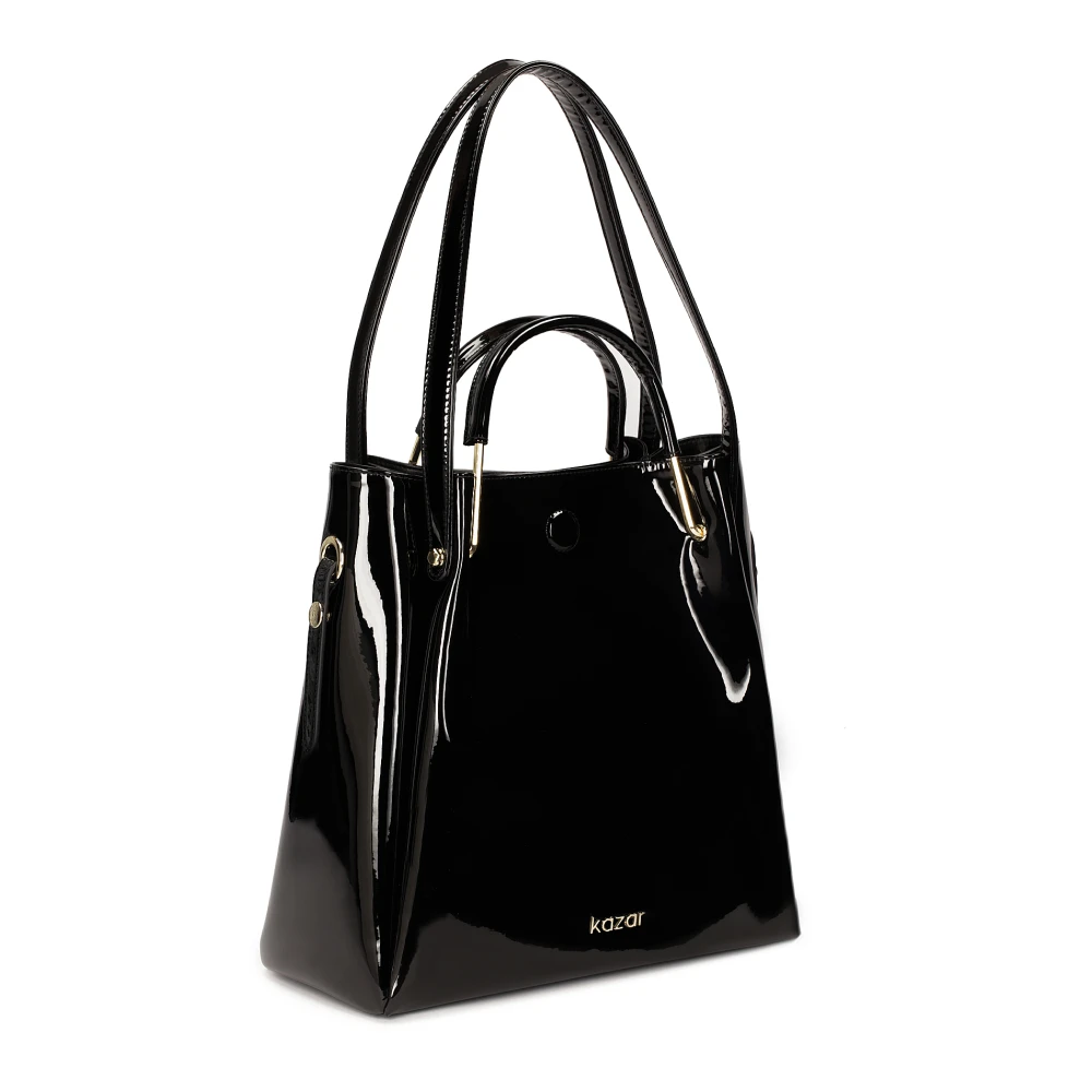 Kazar Zwarte gelakte tas met metalen handvatten Black Dames