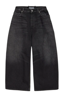 Round Fit Jeans