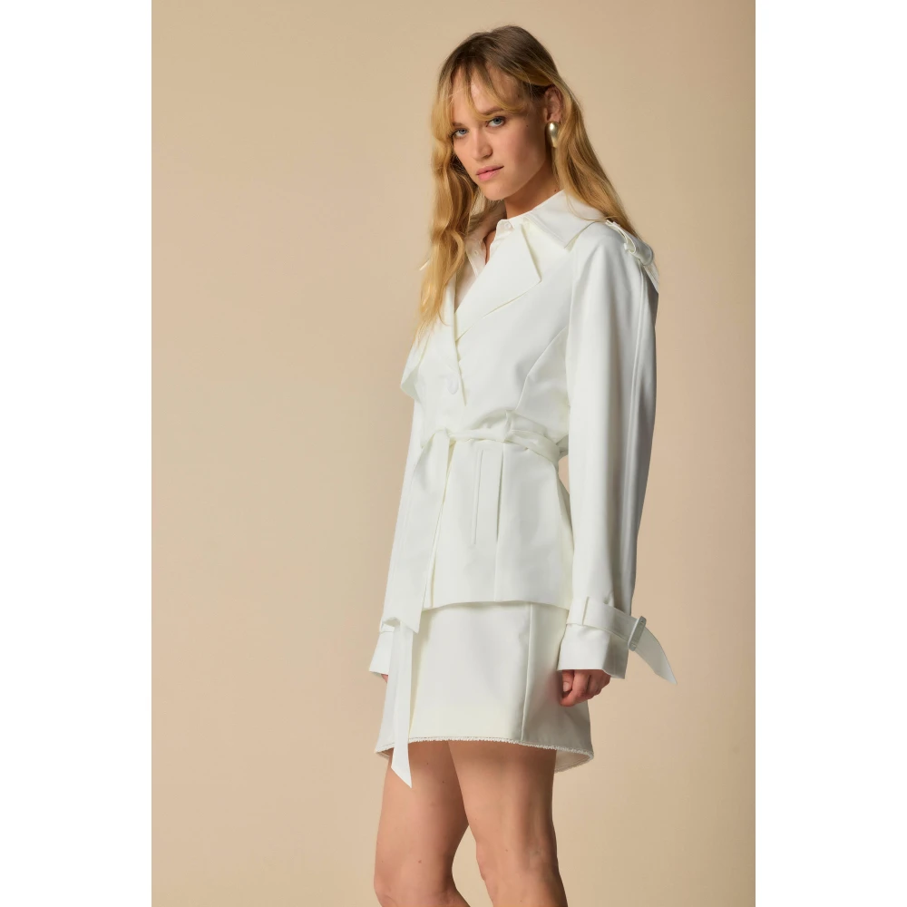 Kocca Stijlvolle Trench Coats voor alle seizoenen White Dames