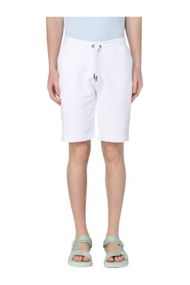 casual-white-shorts-comfortable-stylish