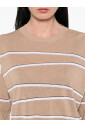 pull-a-rayures-marron-avec-col-rond