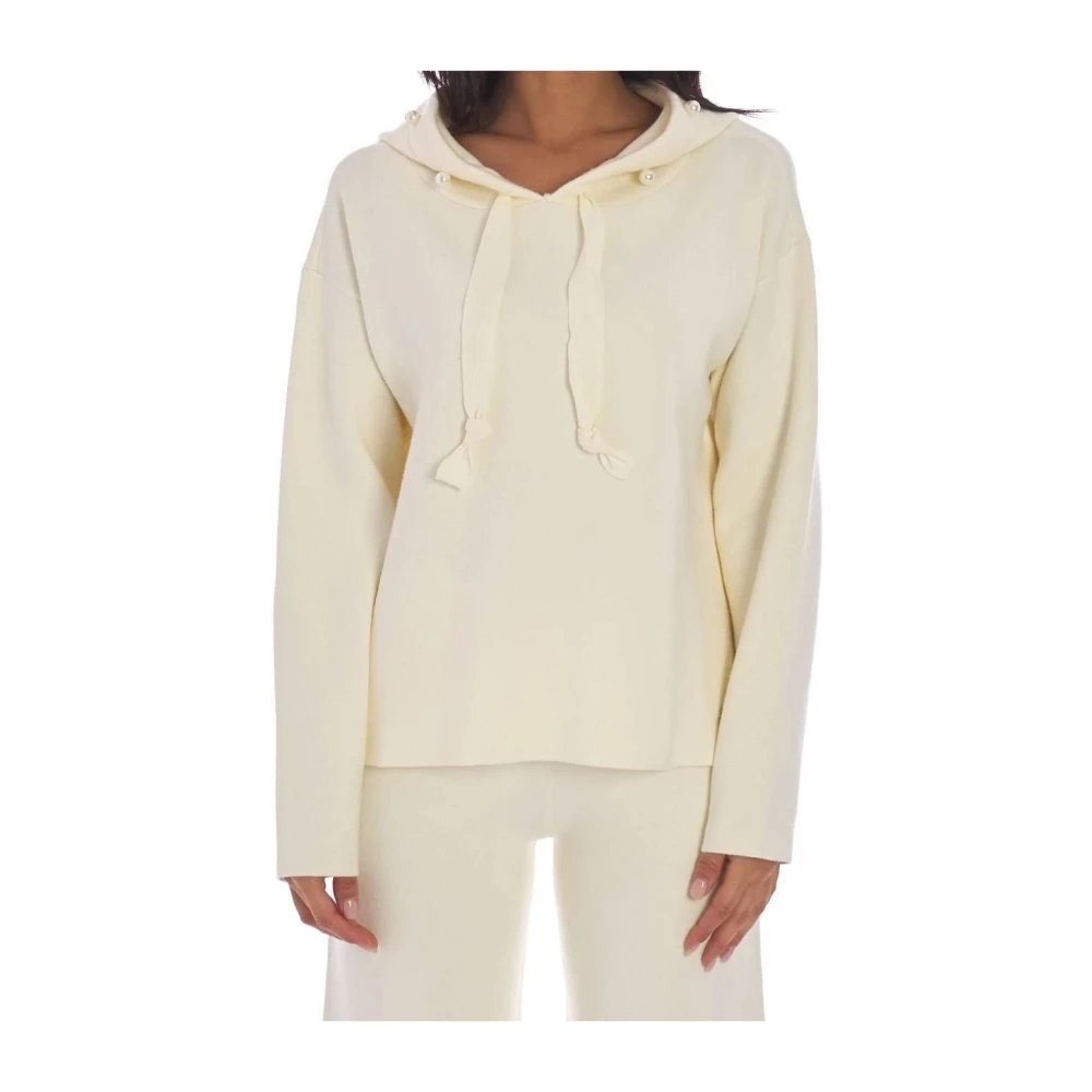 Actitude Witte Sweater met Handgemaakte Parel Detail White Dames