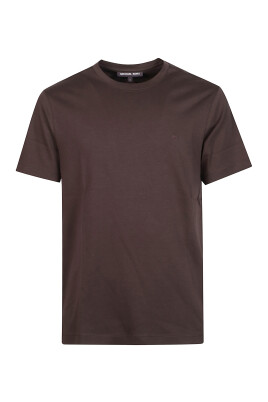 t-shirt-elegant-pour-un-look-epure