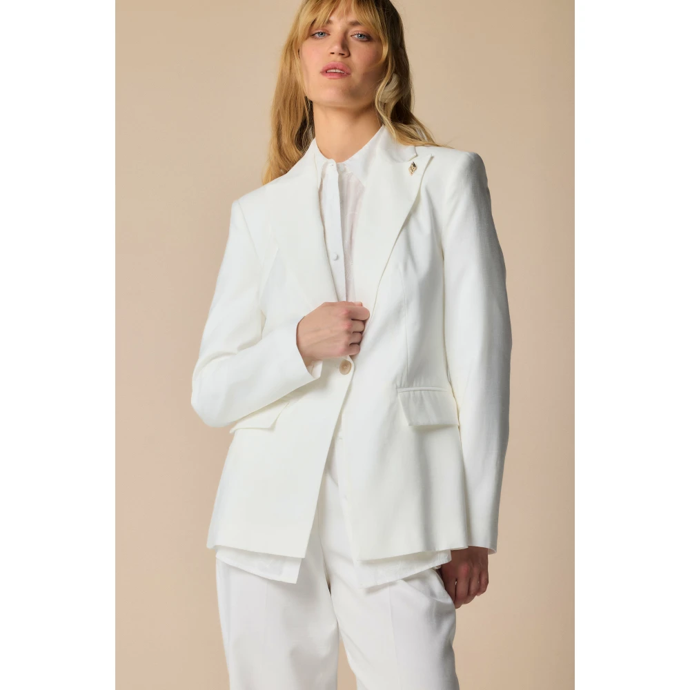 Kocca Stijlvolle Blazers voor een Chique Look White Dames