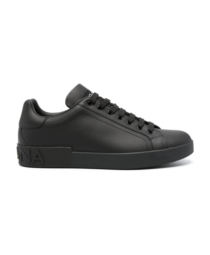 black-sneakers-for-men