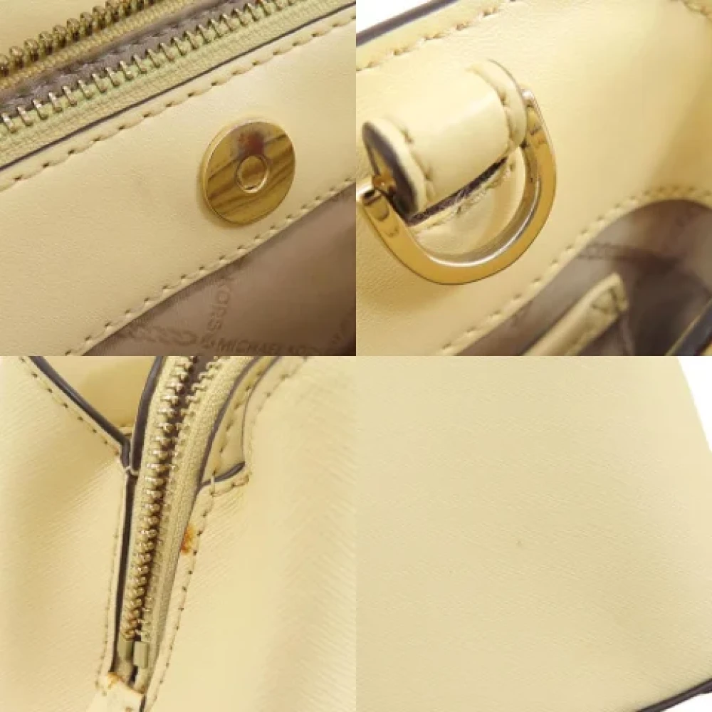 Michael Kors Pre-owned Plastic handbags Beige Dames