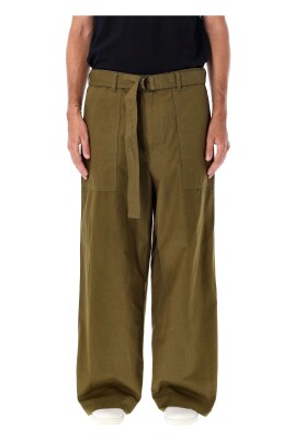 khaki-cargo-pants