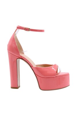 high-heel-sandals