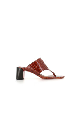 heeled-mules