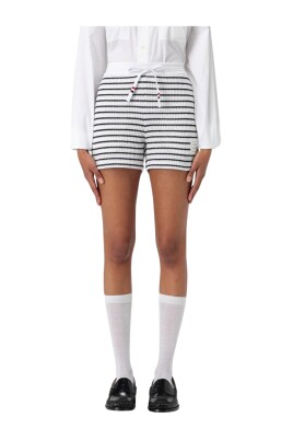 striped-knit-shorts-casual-style