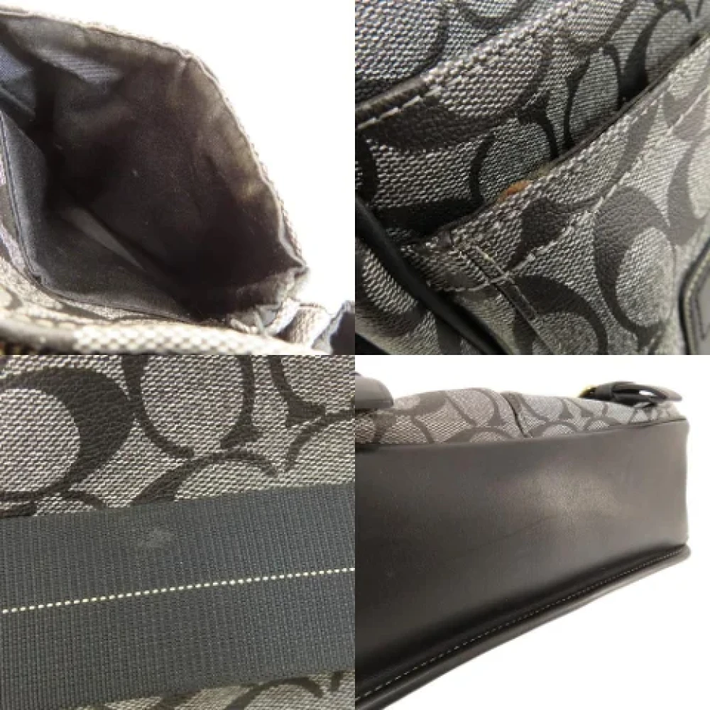 Coach Pre-owned Plastic shoulder-bags Black Dames