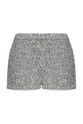 shorts-with-an-elastic-waistband