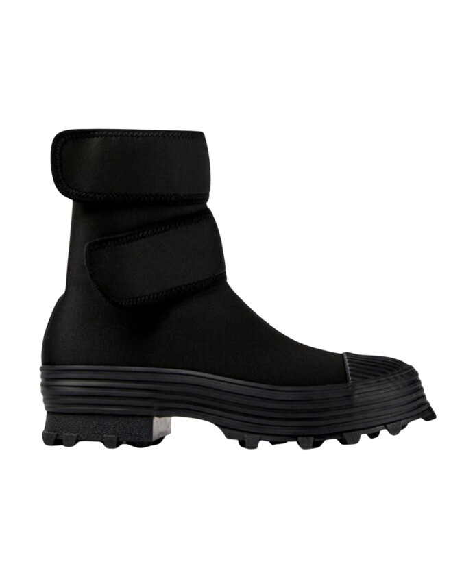 bottes-noires-plates-pour-femmes