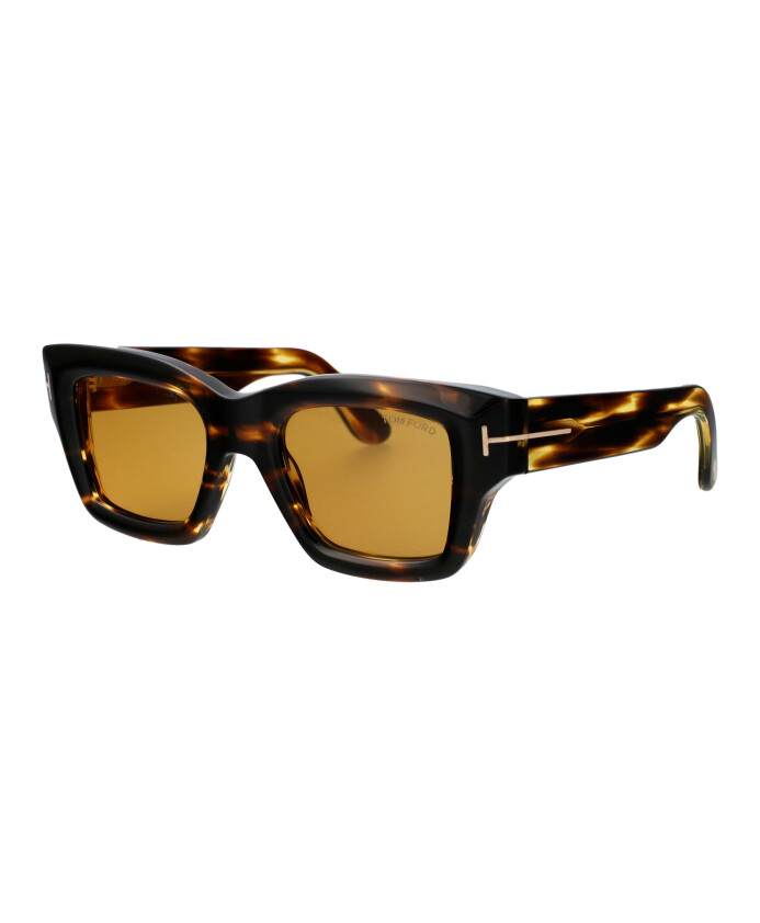 stylish-sunglasses-for-a-sunny-day