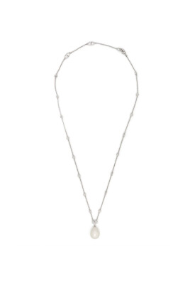 elegant-necklace-with-unique-design