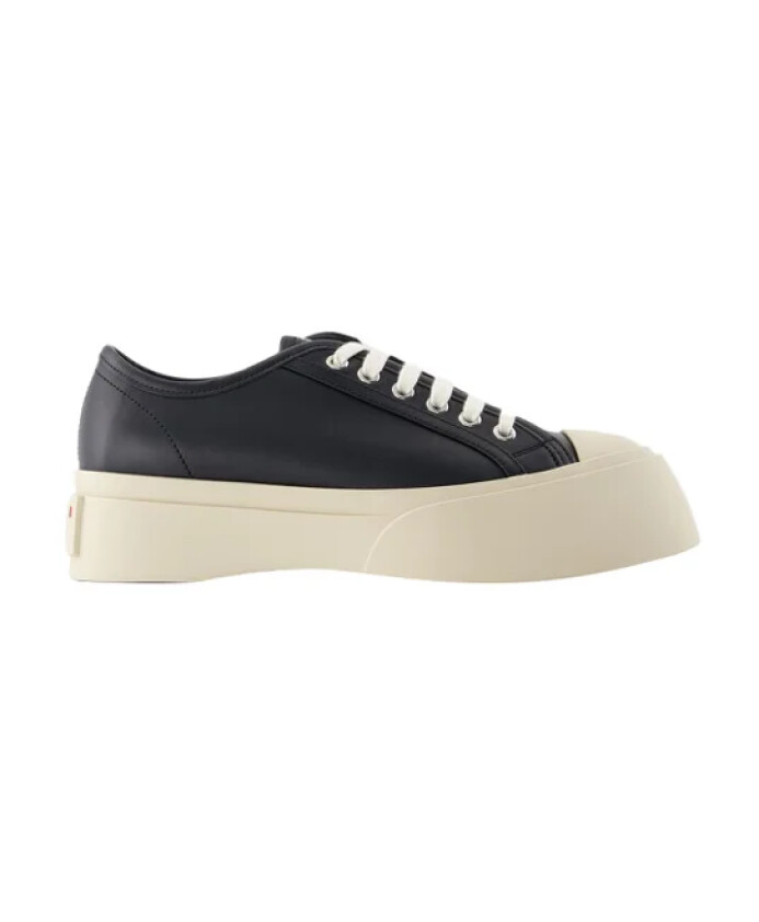 sneakers-a-lacets