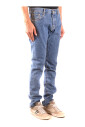 jeans-en-denim-classiques-pour-un-usage-quotidien