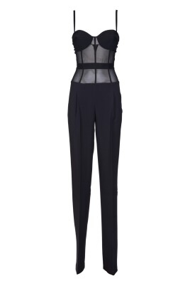 robe-noire-avec-insert-en-tulle