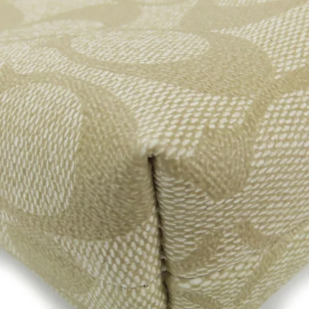 Coach Pre-owned Plastic shoulder-bags Beige Dames