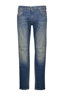 stylish-model-jeans