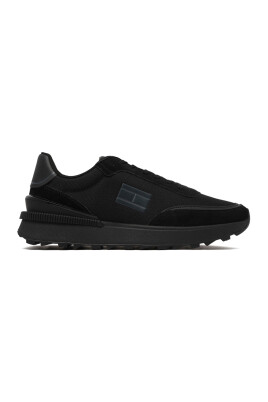 black-essential-low-top-sneakers