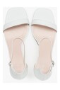 sandales-en-cuir-blanc-a-talon-entonnoir-robuste
